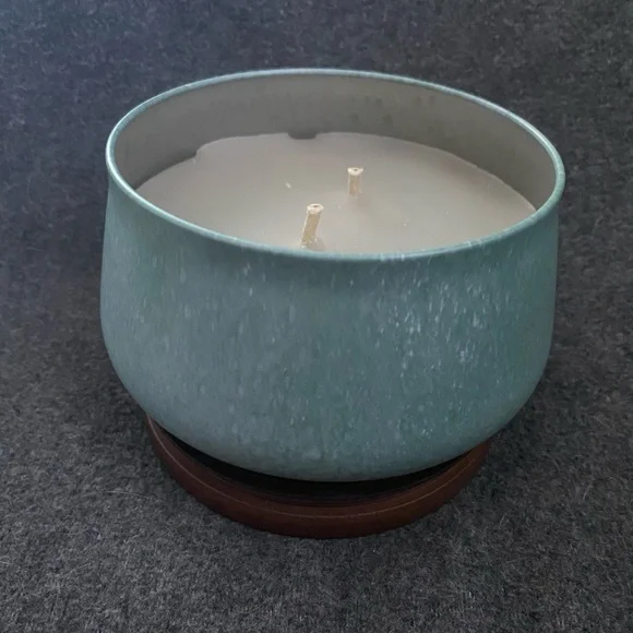 Yankee Candle Sparkling Lemongrass Candle NEW - Picture 3 of 5